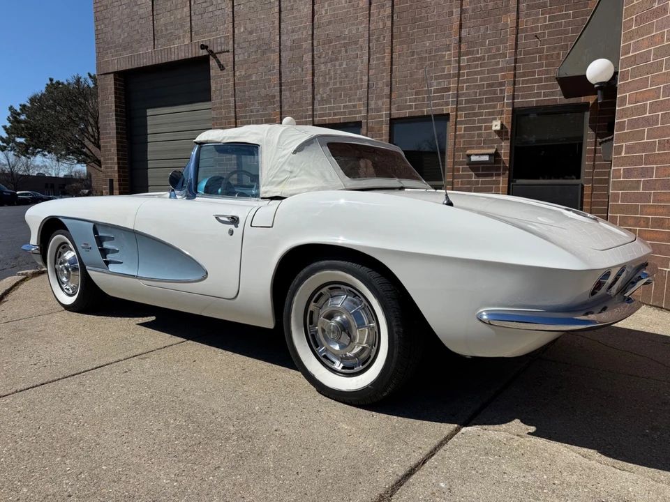 1961 Chevrolet Corvette C1 - Image 6 of 21