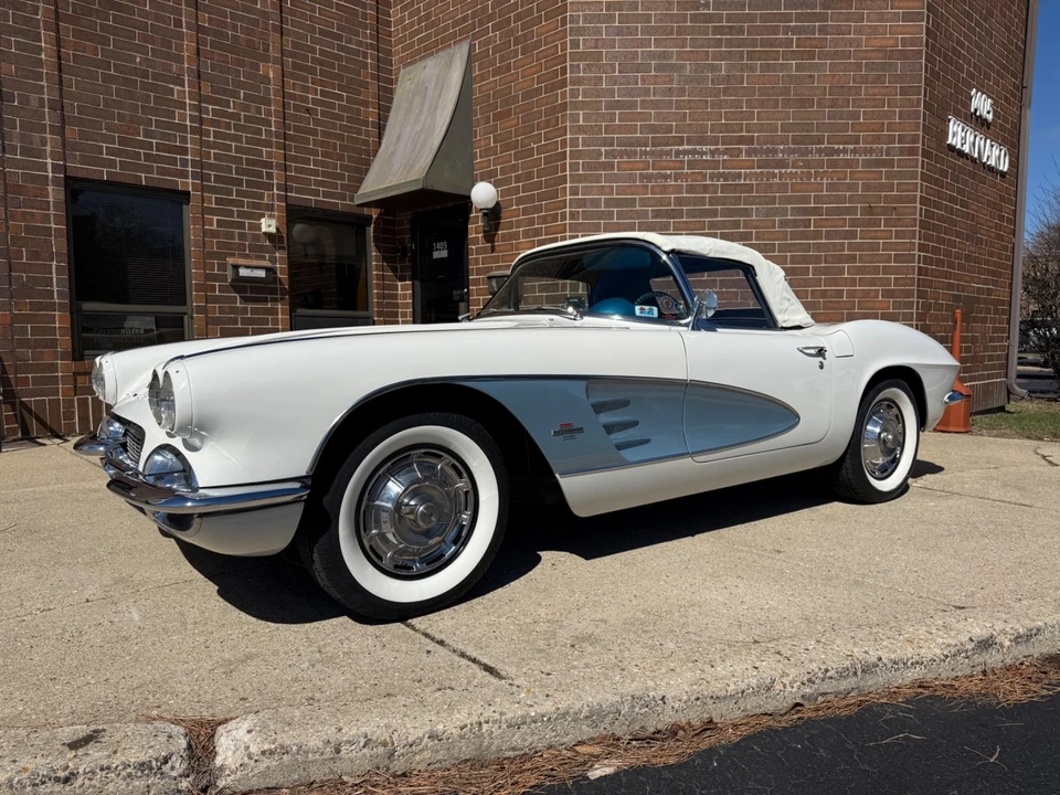 1961 Chevrolet Corvette C1 - Image 2 of 21