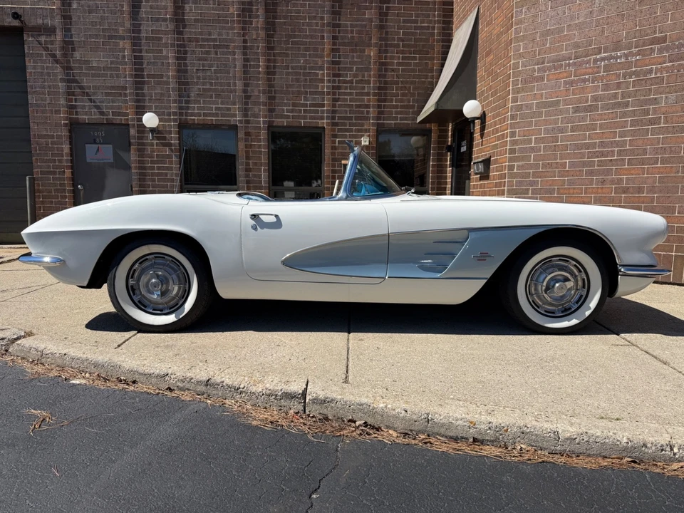 1961 Chevrolet Corvette C1 - Image 13 of 21