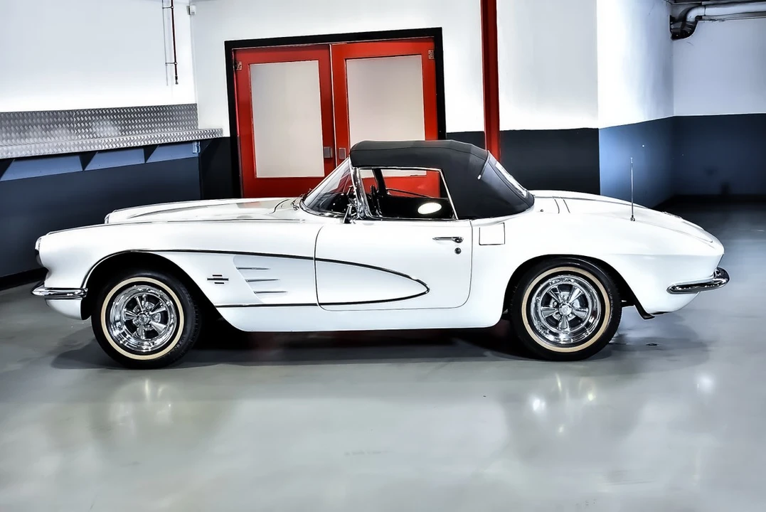 1961 Chevrolet Corvette C1 - Image 14 of 30