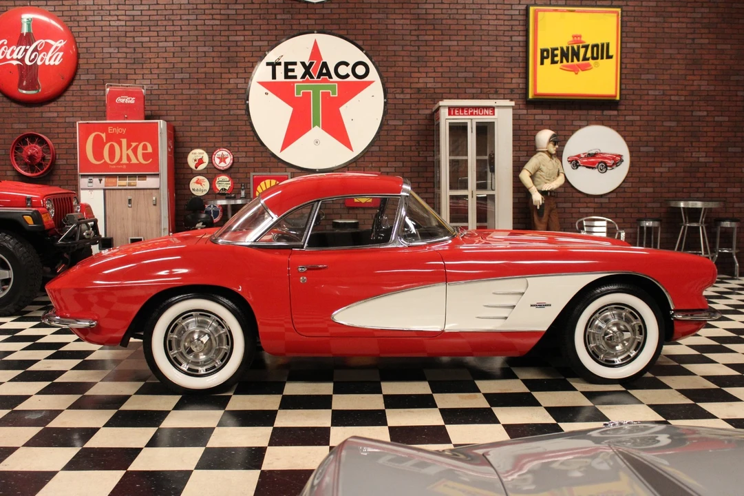1961 Chevrolet Corvette C1 - Image 16 of 21