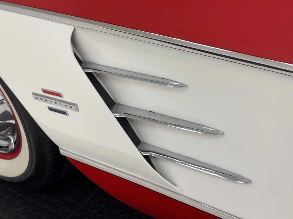 1961 Chevrolet Corvette C1 - Image 15 of 31