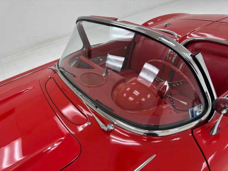1961 Chevrolet Corvette C1 - Image 16 of 31