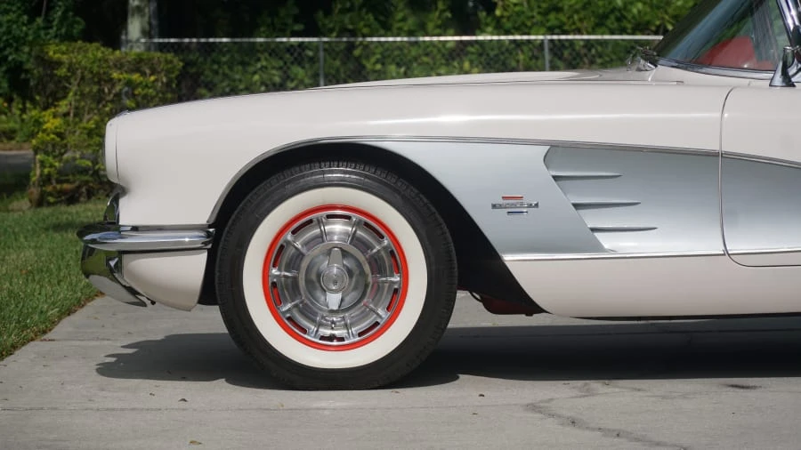1961 Chevrolet Corvette C1 - Image 9 of 23