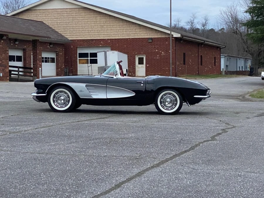 1961 Chevrolet Corvette C1 - Image 2 of 10