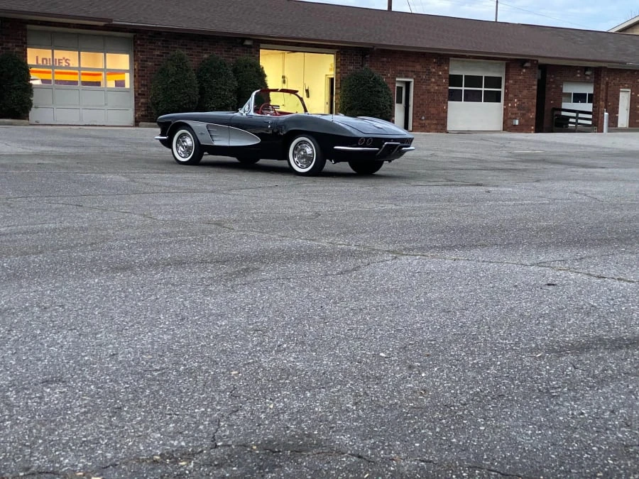 1961 Chevrolet Corvette C1 - Image 3 of 10