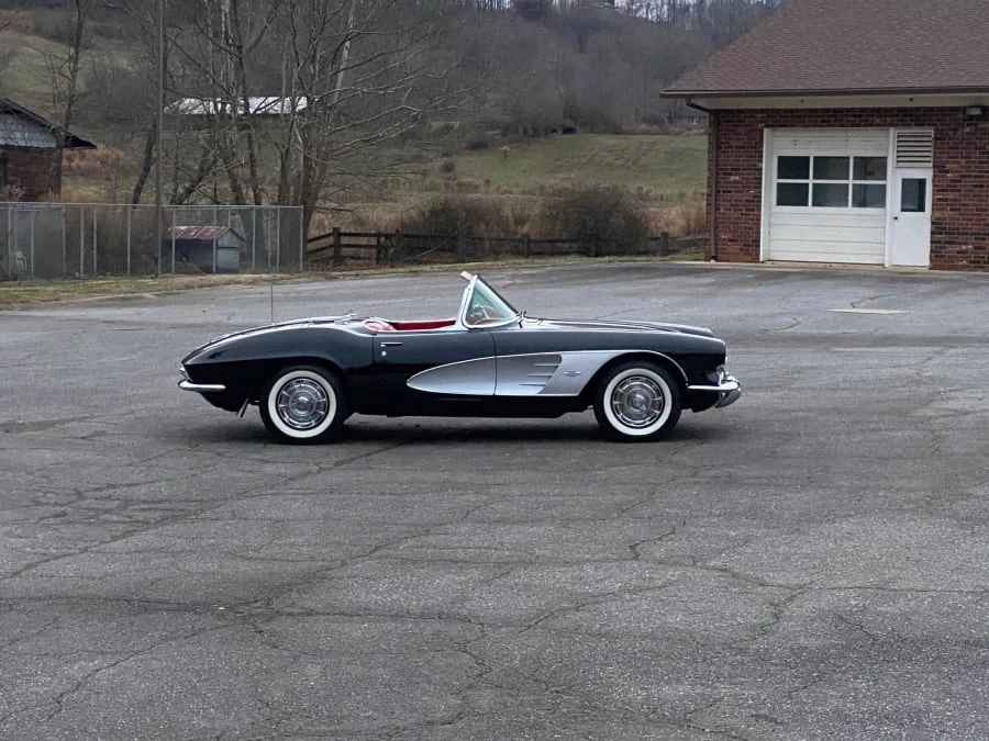 1961 Chevrolet Corvette C1 - Image 9 of 10