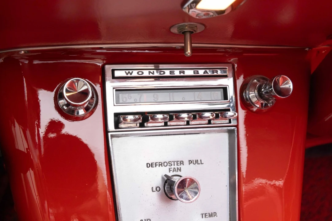 1961 Chevrolet Corvette C1 - Image 30 of 31