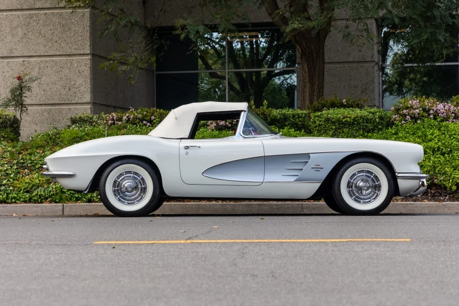 1961 Chevrolet Corvette C1 - Image 2 of 20
