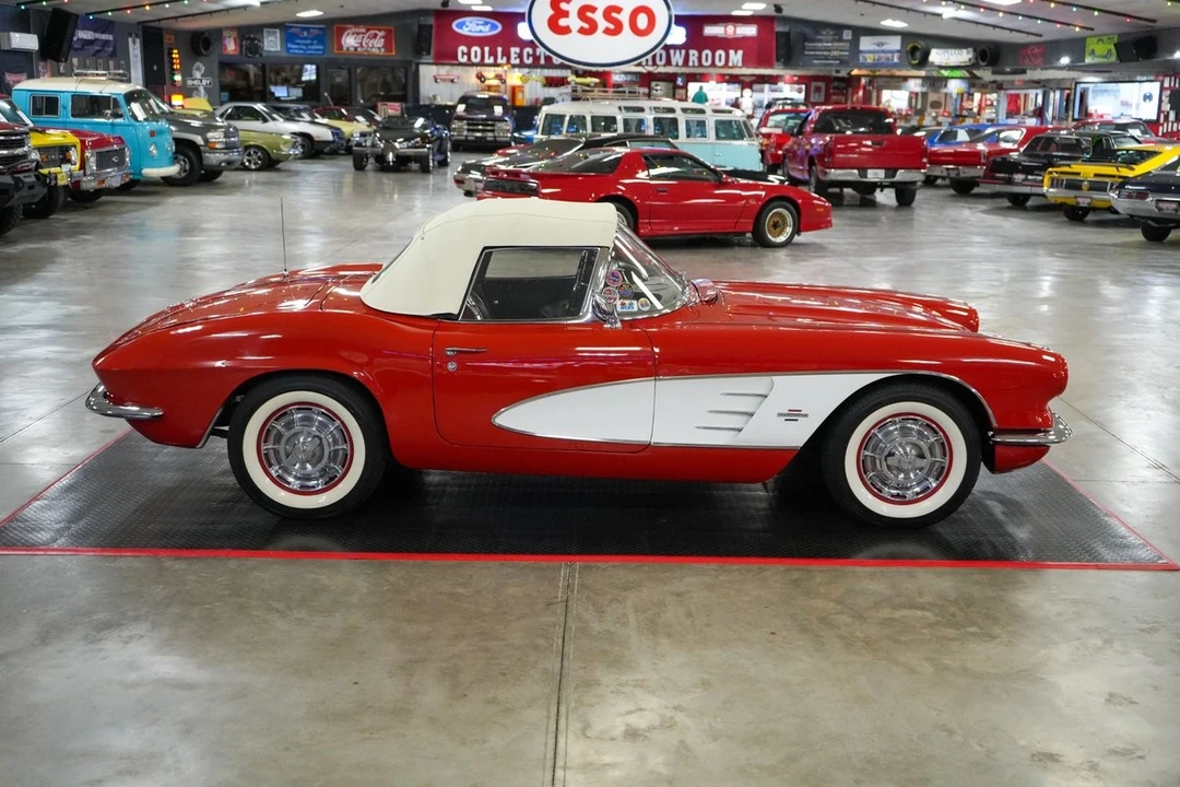1961 Chevrolet Corvette C1 - Image 24 of 31