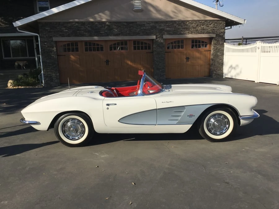 1961 Chevrolet Corvette C1 - Image 2 of 9