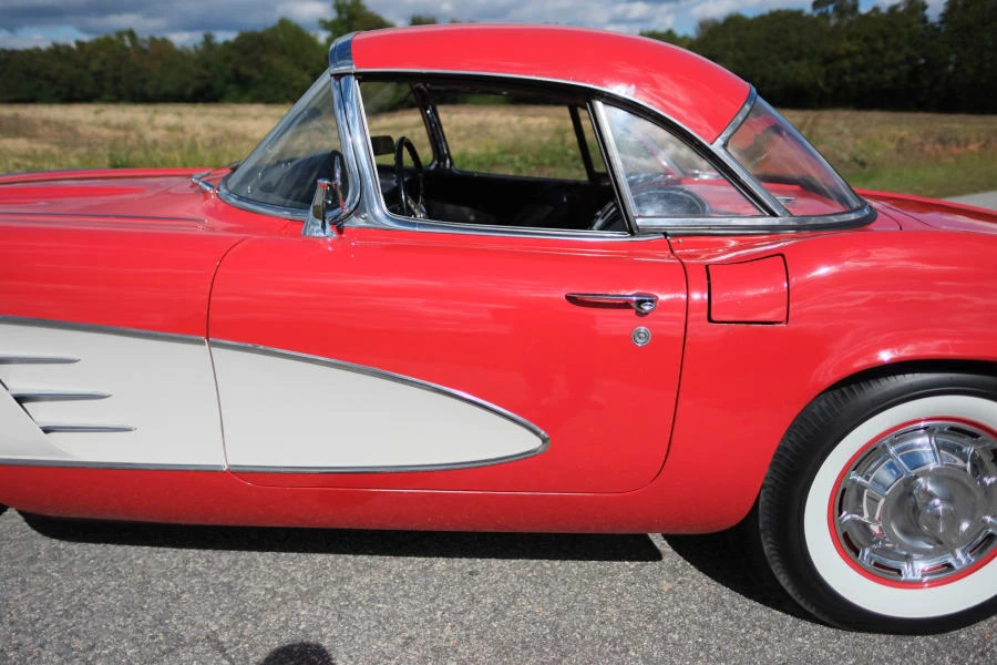 1961 Chevrolet Corvette C1 - Image 13 of 31