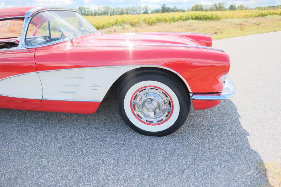 1961 Chevrolet Corvette C1 - Image 23 of 31