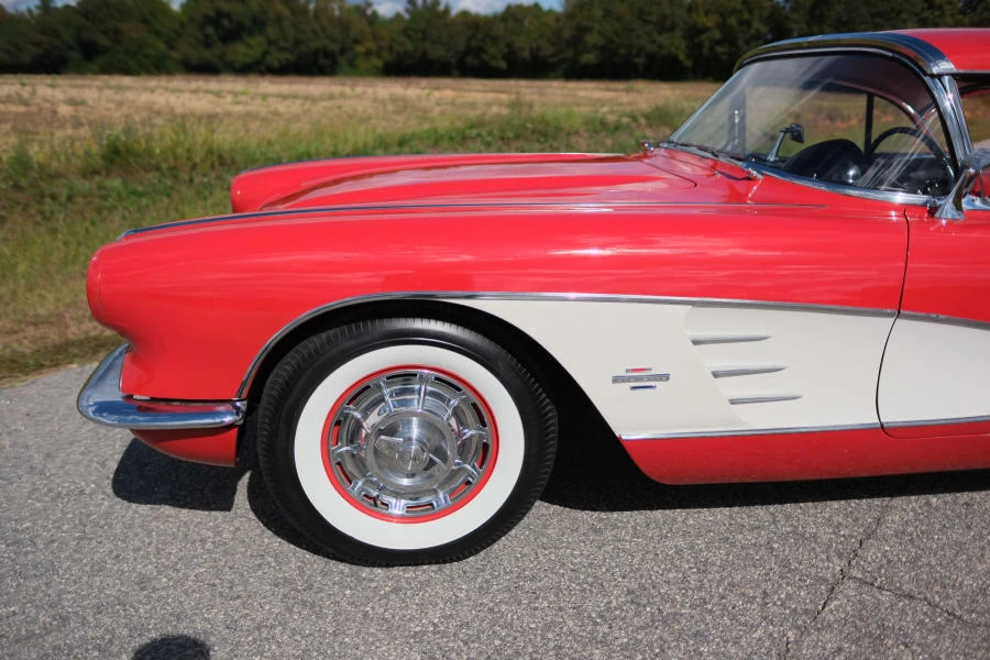 1961 Chevrolet Corvette C1 - Image 16 of 31