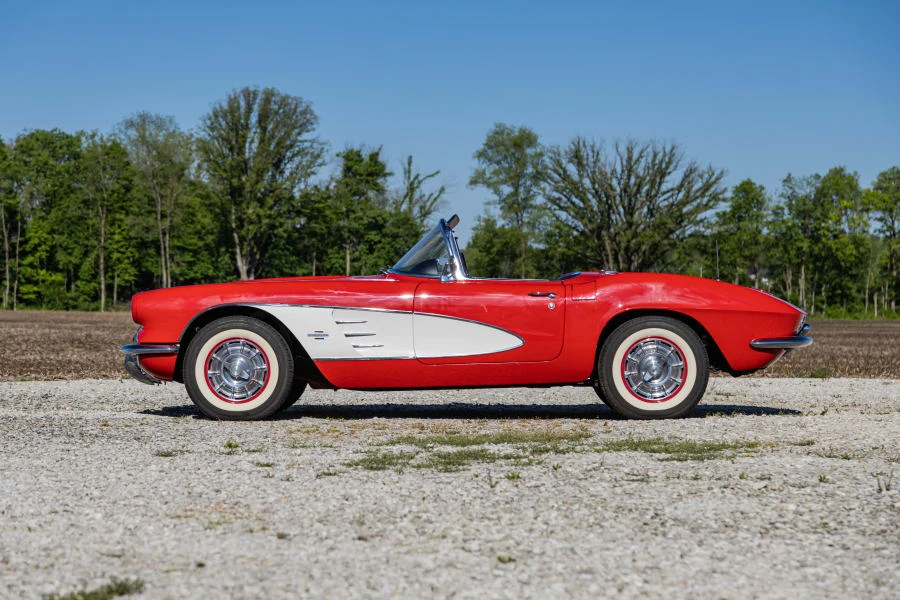1961 Chevrolet Corvette C1 - Image 2 of 31