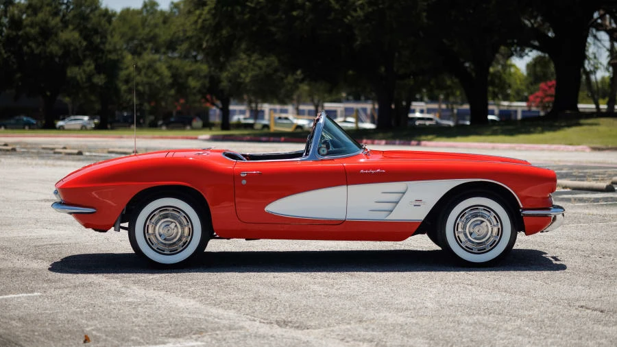 1961 Chevrolet Corvette C1 - Image 2 of 11