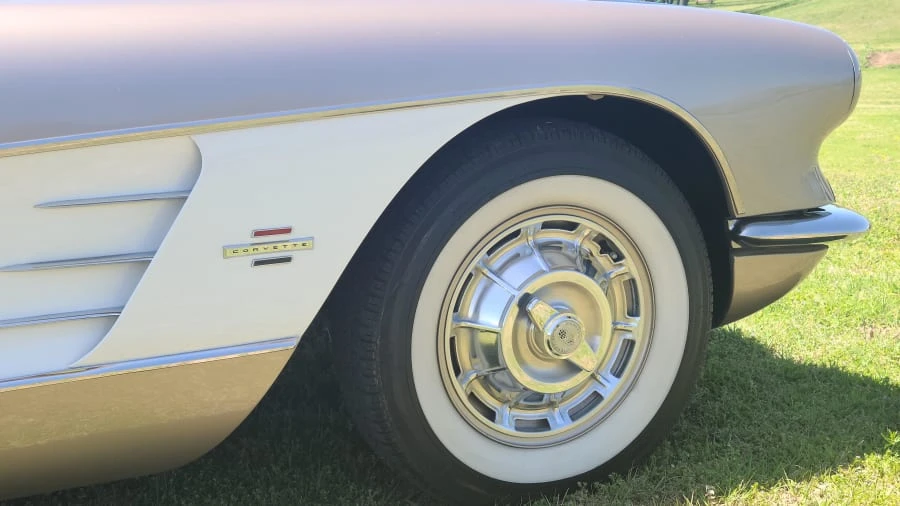 1961 Chevrolet Corvette C1 - Image 11 of 15