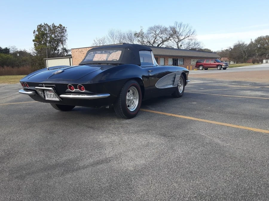 1961 Chevrolet Corvette C1 - Image 2 of 11