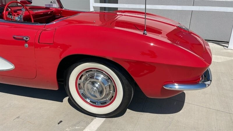 1961 Chevrolet Corvette C1 - Image 14 of 31