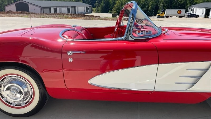 1961 Chevrolet Corvette C1 - Image 19 of 31