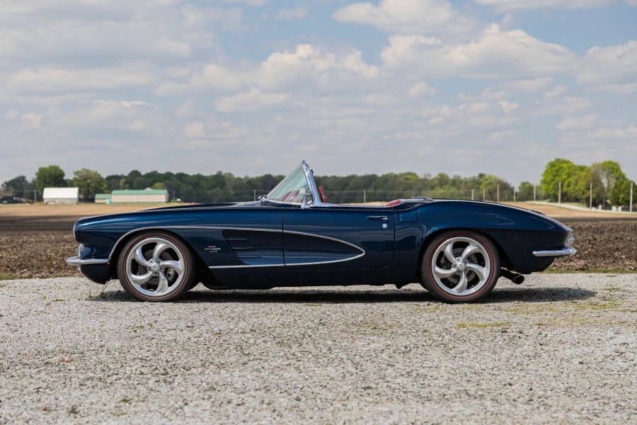 1961 Chevrolet Corvette C1 - Image 2 of 31