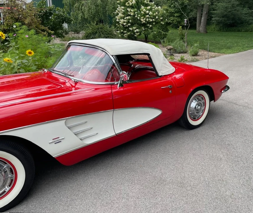 1961 Chevrolet Corvette C1 - Image 14 of 31