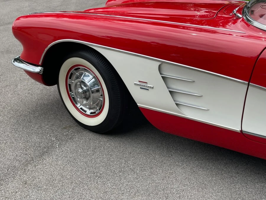1961 Chevrolet Corvette C1 - Image 15 of 31