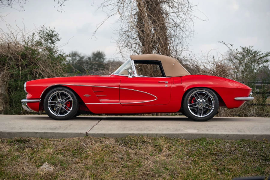 1961 Chevrolet Corvette C1 - Image 2 of 28