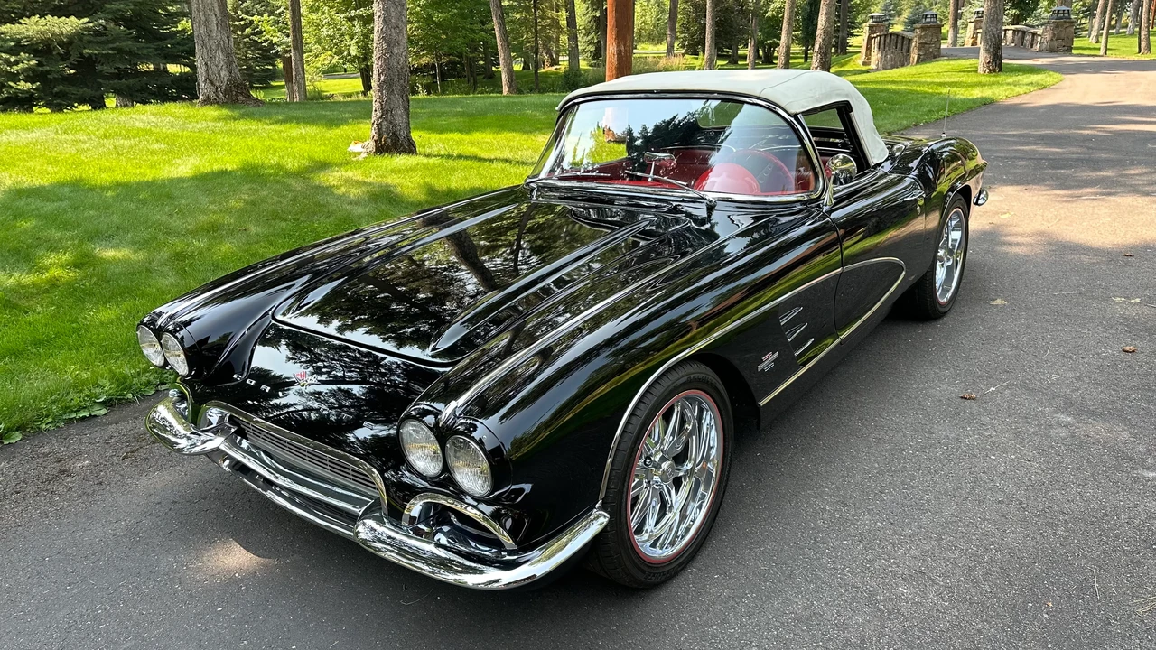 1961 Chevrolet Corvette C1 - Image 15 of 31