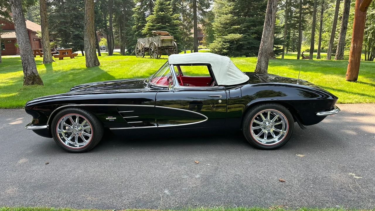 1961 Chevrolet Corvette C1 - Image 16 of 31