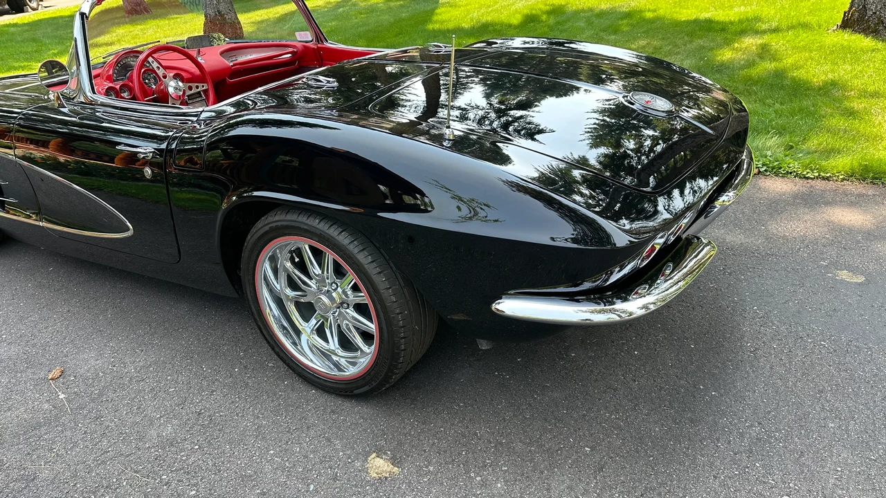 1961 Chevrolet Corvette C1 - Image 30 of 31