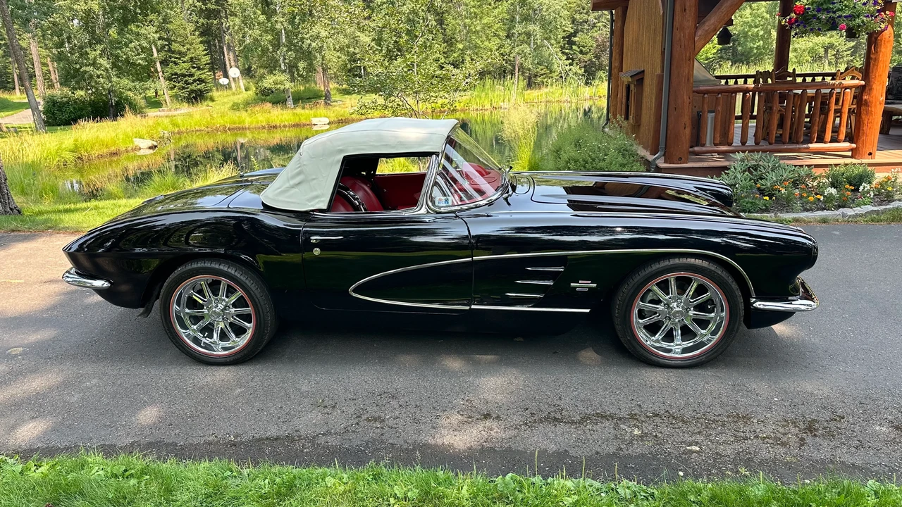 1961 Chevrolet Corvette C1 - Image 13 of 31
