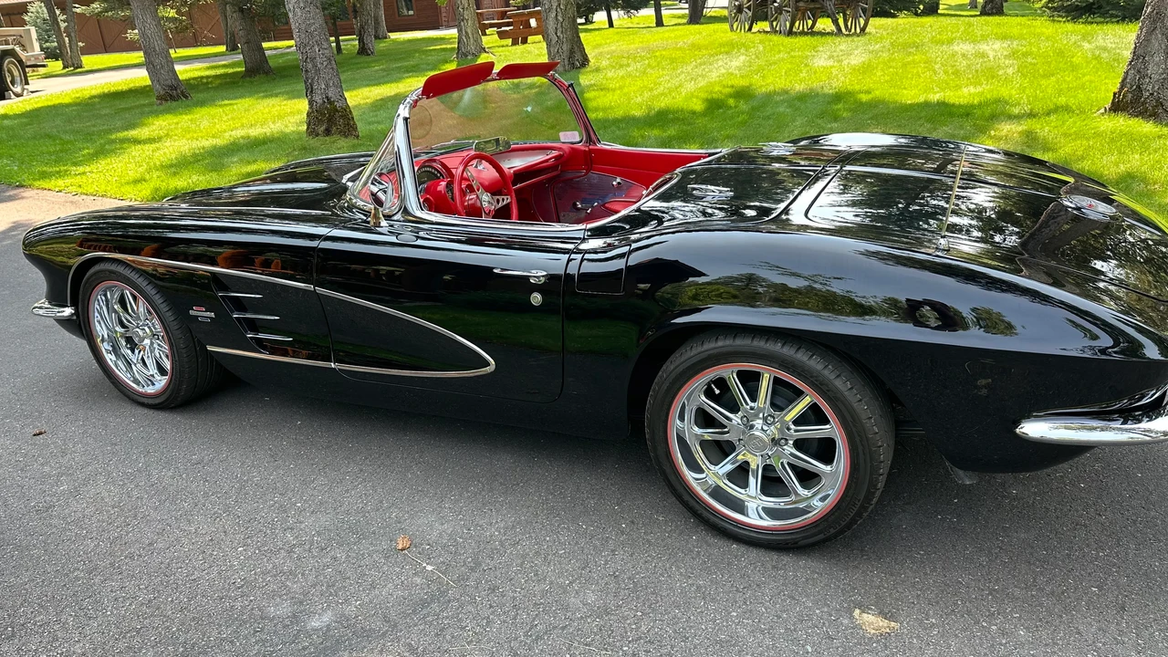 1961 Chevrolet Corvette C1 - Image 12 of 31