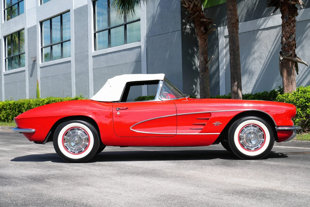 1961 Chevrolet Corvette C1 - Image 13 of 31