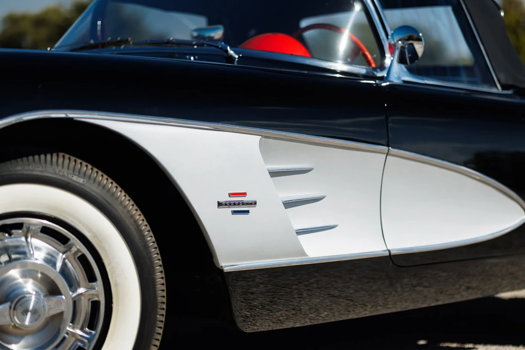 1961 Chevrolet Corvette C1 - Image 6 of 12