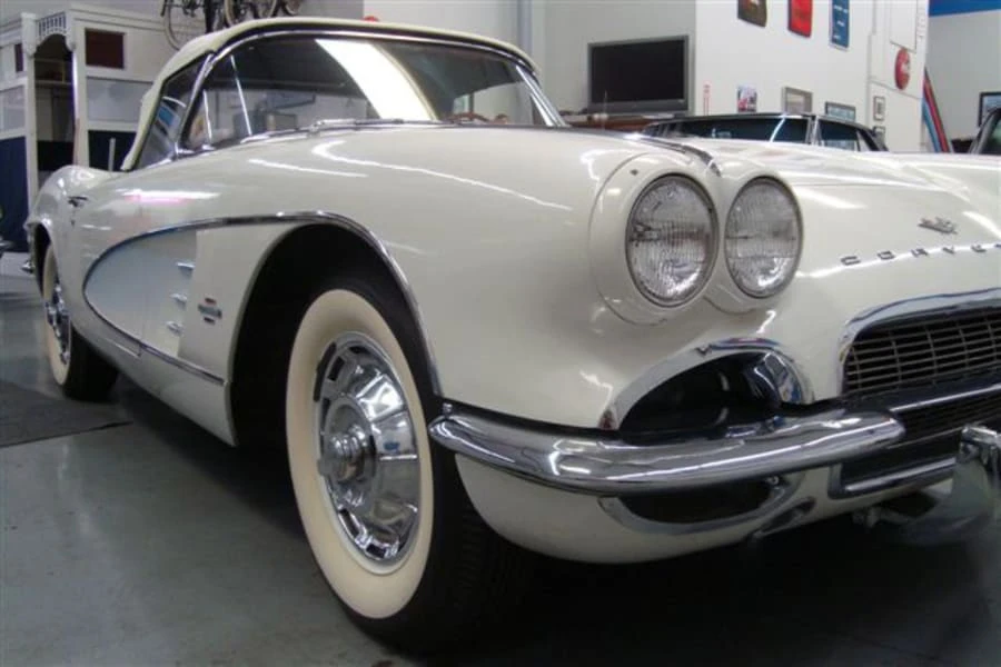 1961 Chevrolet Corvette C1 - Image 8 of 9