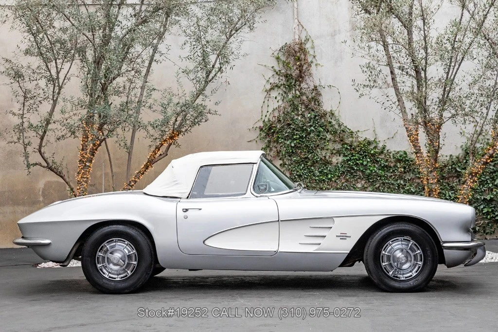 1961 Chevrolet Corvette C1 - Image 10 of 12
