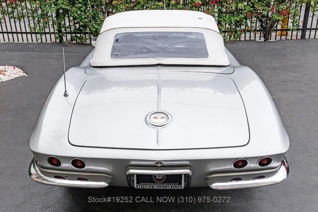 1961 Chevrolet Corvette C1 - Image 11 of 12