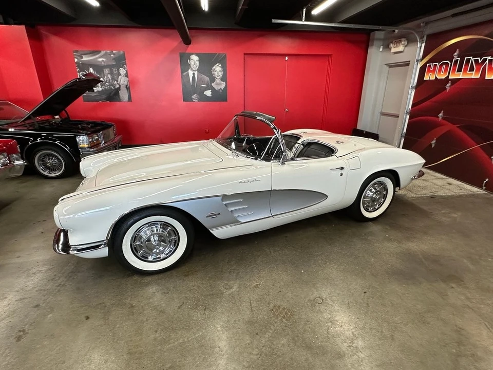 1961 Chevrolet Corvette C1 - Image 30 of 31