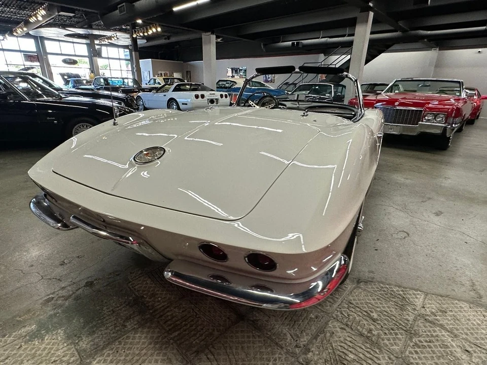 1961 Chevrolet Corvette C1 - Image 19 of 31