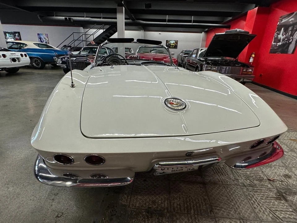 1961 Chevrolet Corvette C1 - Image 22 of 31