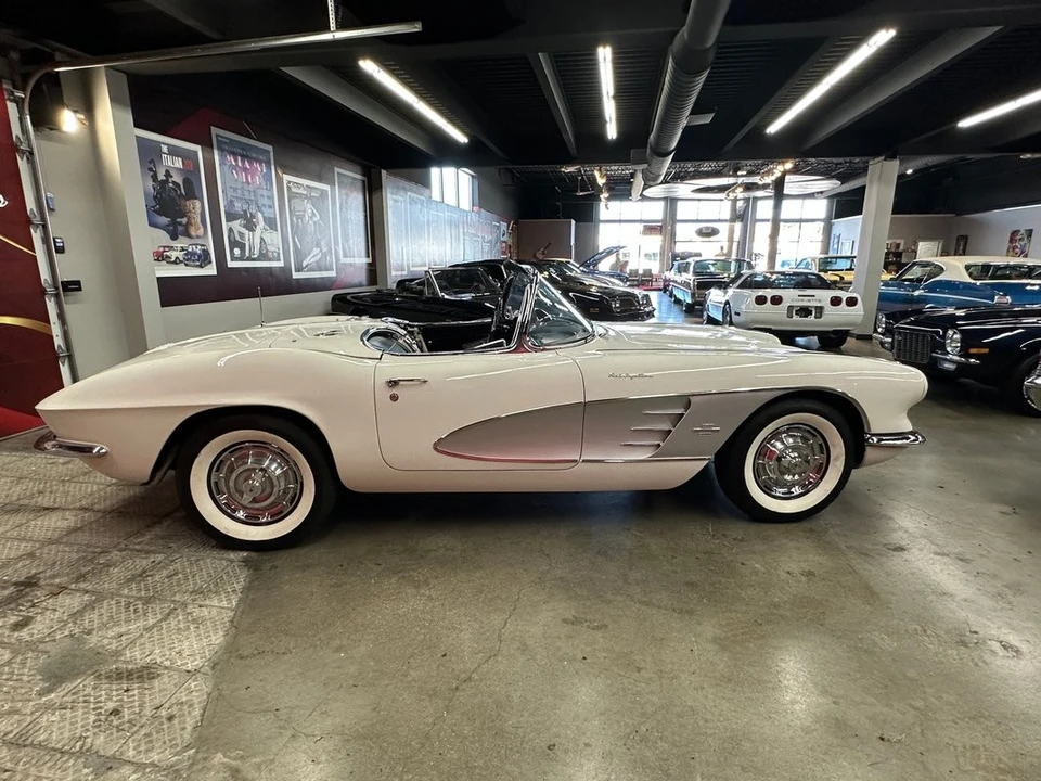 1961 Chevrolet Corvette C1 - Image 12 of 31
