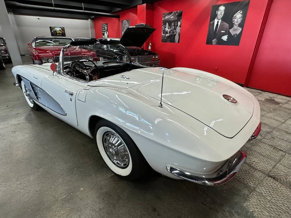1961 Chevrolet Corvette C1 - Image 25 of 31