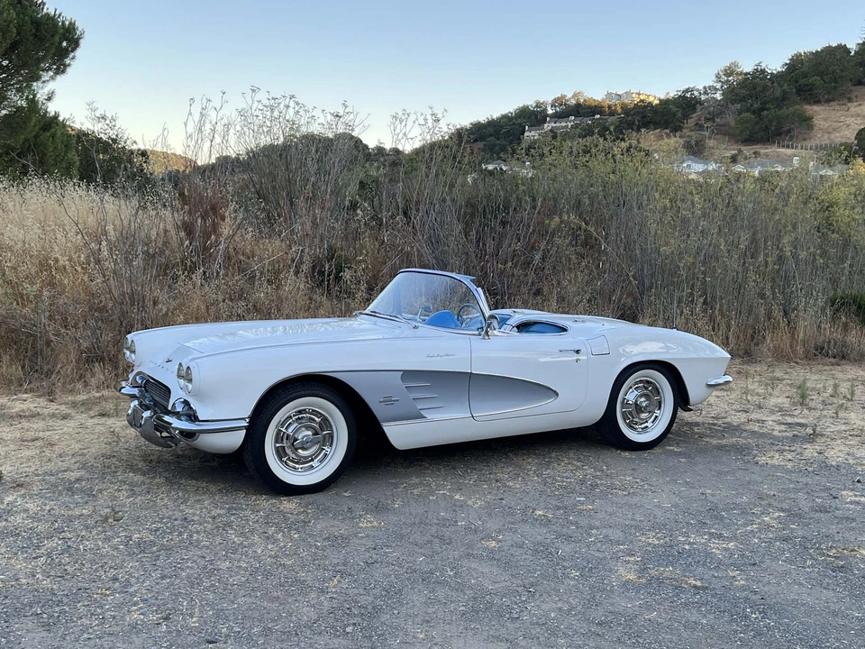 1961 Chevrolet Corvette C1 - Image 16 of 31