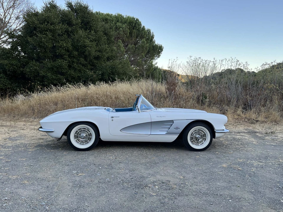 1961 Chevrolet Corvette C1 - Image 19 of 31