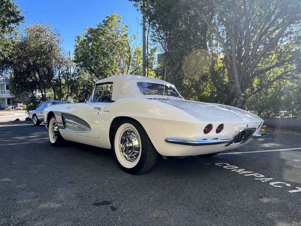 1961 Chevrolet Corvette C1 - Image 24 of 31