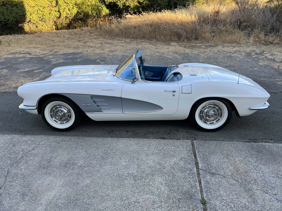 1961 Chevrolet Corvette C1 - Image 6 of 31