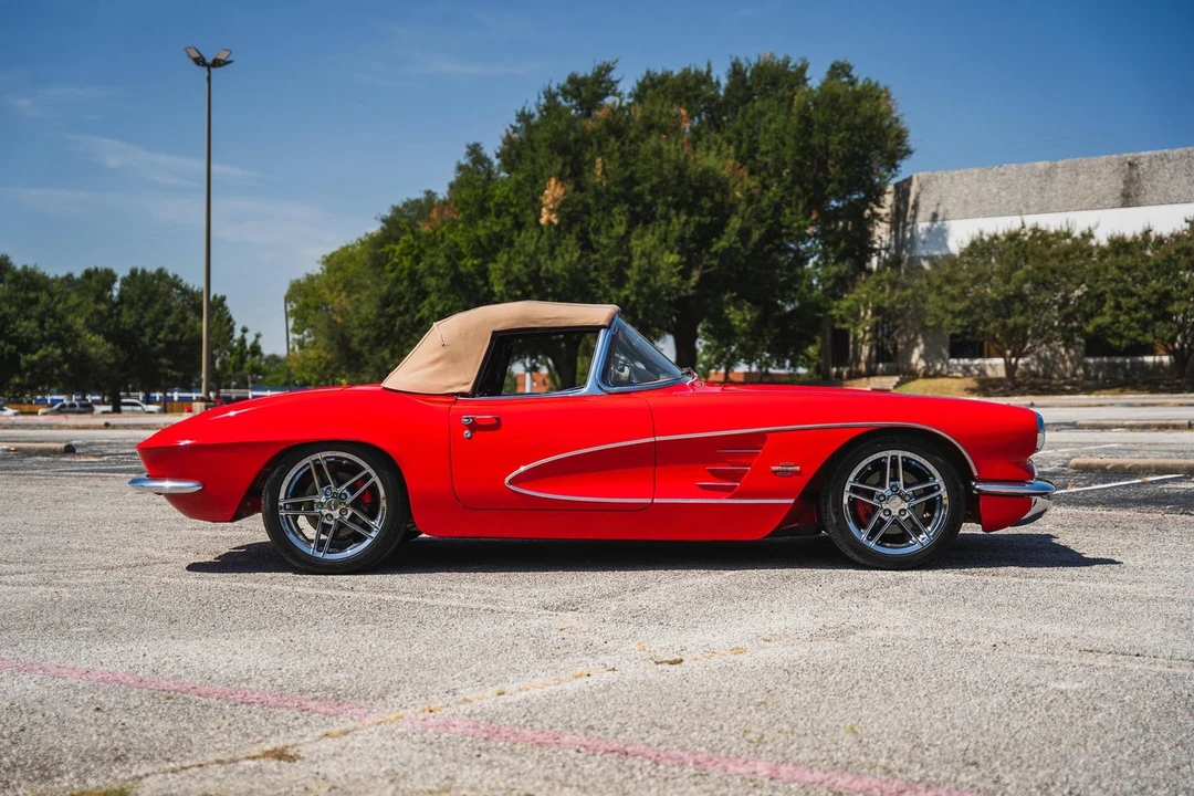 1961 Chevrolet Corvette C1 - Image 10 of 31