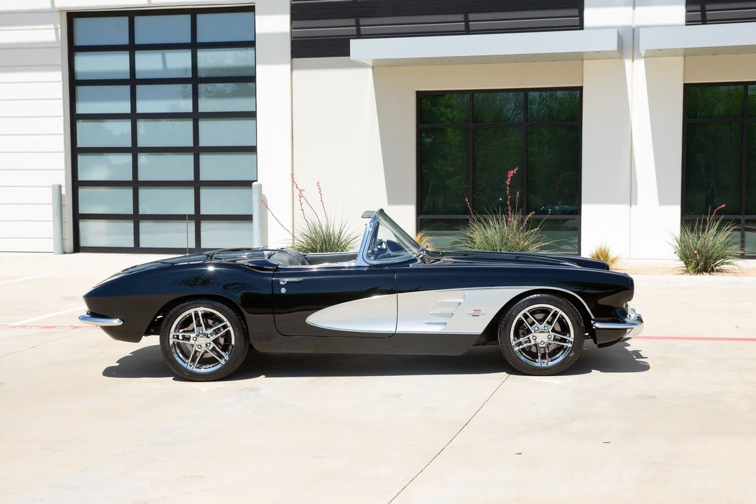 1961 Chevrolet Corvette C1 - Image 11 of 21