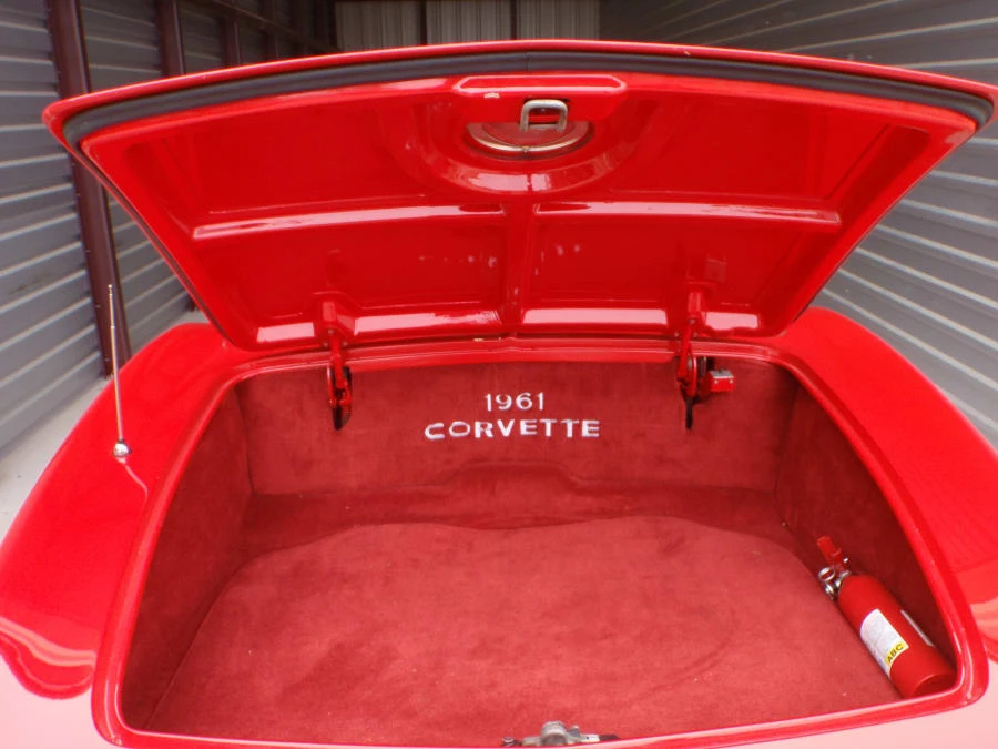 1961 Chevrolet Corvette C1 - Image 6 of 8